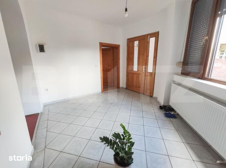 Casă cu 5 camere cu Teren 598 Mp în Central