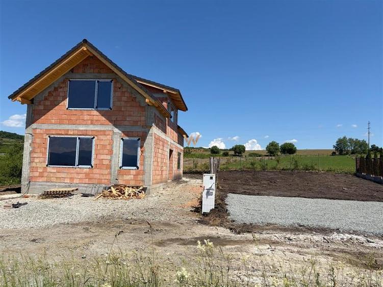 Casă individuală cu 4 camere cu Canalizare în Daia