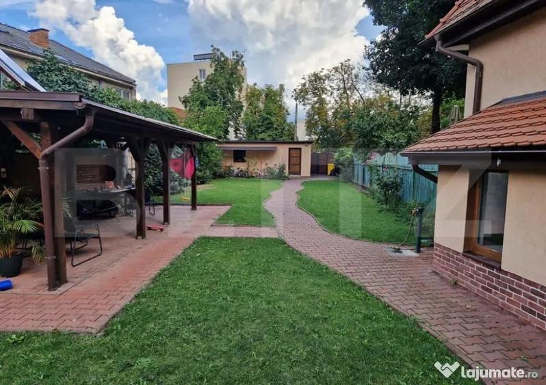 Casă cu 5 camere cu Teren 724 Mp în Ultracentral