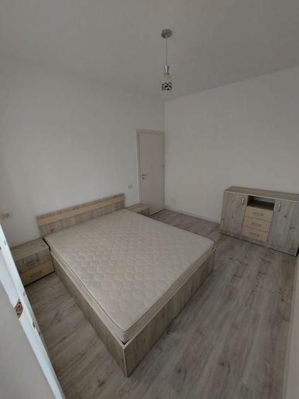 Apartament cu 2 camere decomandat în Craiovei