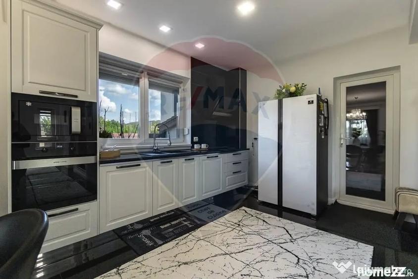 Casă cu 5 camere cu Teren 440 Mp în Bartolomeu