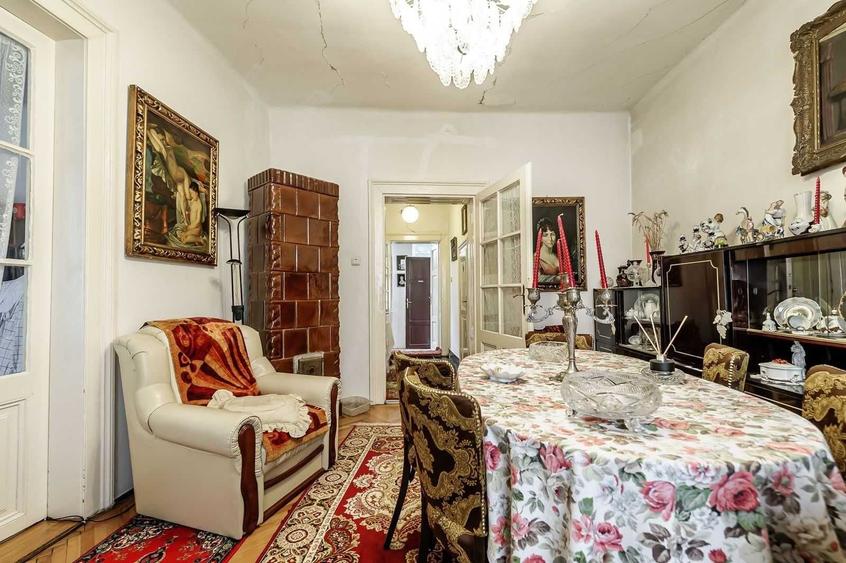 Casă cu 4 camere cu Teren 293 Mp în Central