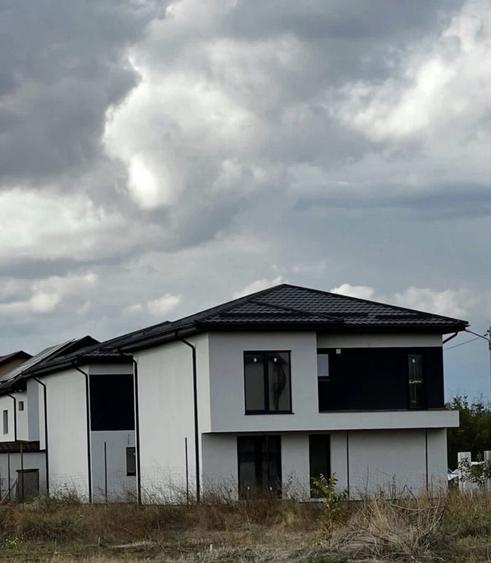 Casă cu 4 camere în Jilava