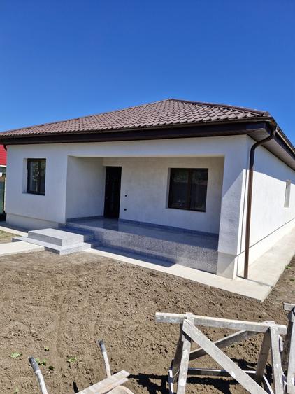 Casă cu 4 camere cu Teren 515 Mp în Cumpăna