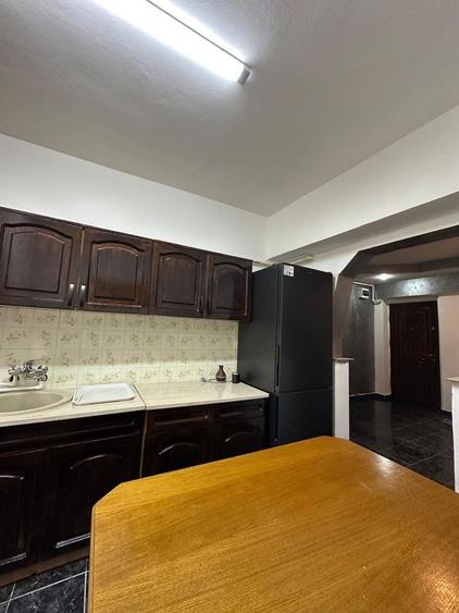 Apartament cu 3 camere decomandat în Exterior Vest