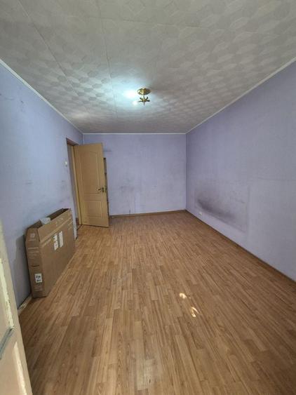 Apartament cu 4 camere semidecomandat în Sălăjan