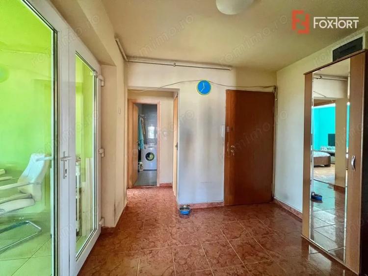 Apartament cu 4 camere semidecomandat, mobilat în Olimpia-Stadion