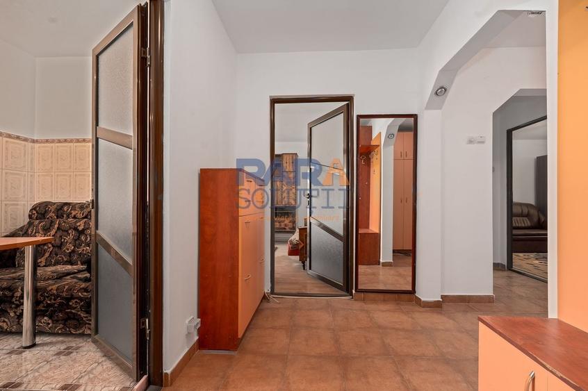 Apartament cu 3 camere decomandat, mobilat în Est