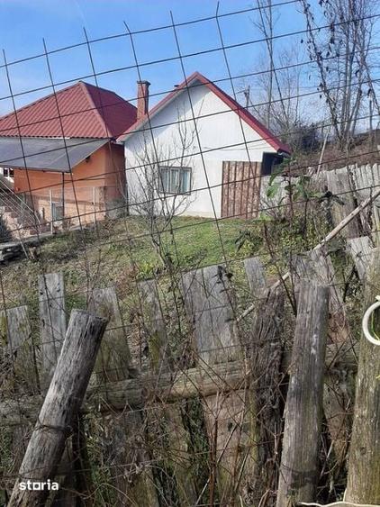 Teren de 2100 mp, în Central
