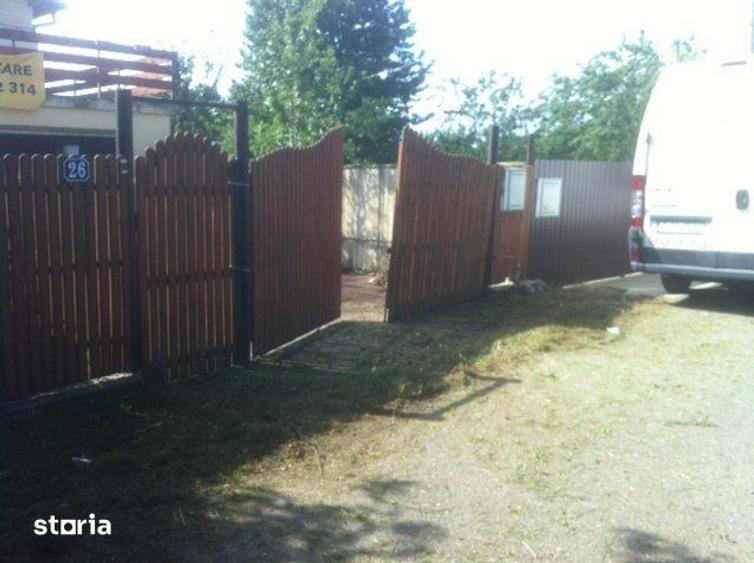 Casă cu 8 camere cu Teren 3100 Mp în Central