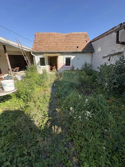 Casă cu 2 camere cu Teren 348 Mp în Sud