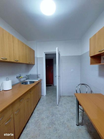 Apartament cu 2 camere semidecomandat, mobilat în Titan
