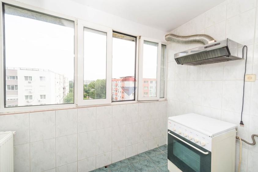Apartament cu 3 camere decomandat în Grivița