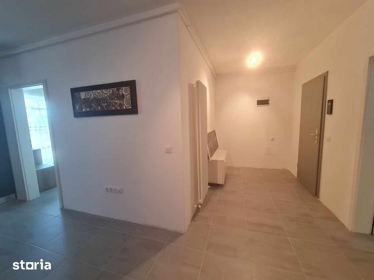 Inchiriez studio 2camere Tractorul Coresi pet friendly,aer conditionat - 3