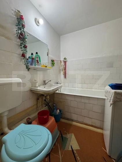 Apartament cu 3 camere decomandat, mobilat în Mărgeanului