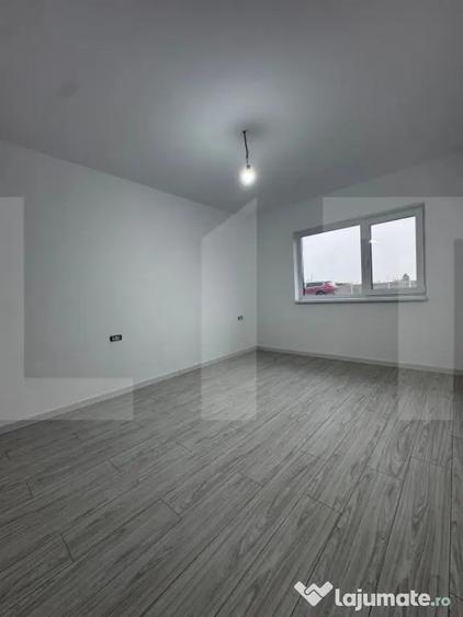 Casă cu 4 camere cu Teren 650 Mp în Peciu Nou