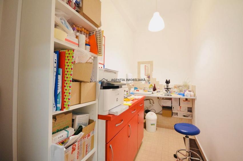 Spațiu comercial, de 70.480003356934 mp, în Central