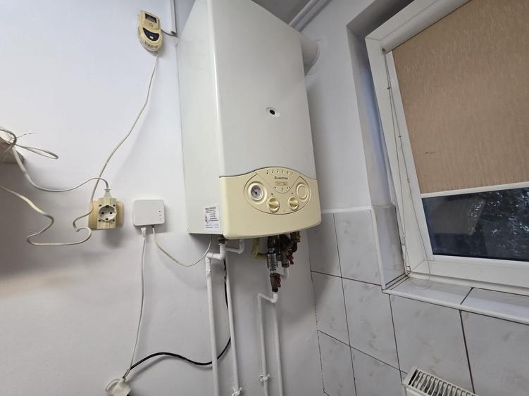Pantelimon parc soseaua Garii Catelu doua camere dec centrala proprie mobilat - 9
