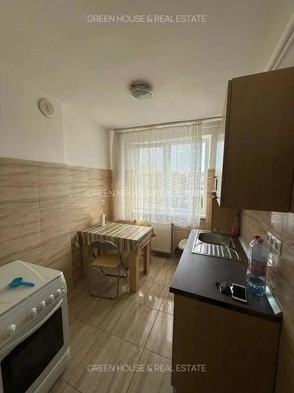 Apartament cu 2 camere semidecomandat în Piața Centrală