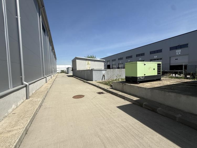 Spațiu industrial, de 5,000 mp, în Dragomirești-Vale