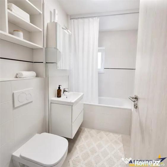 Apartament cu 3 camere decomandat în Vest