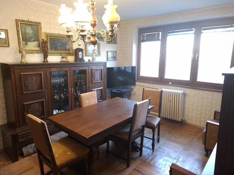 Apartament cu 3 camere semidecomandat în Baba Novac
