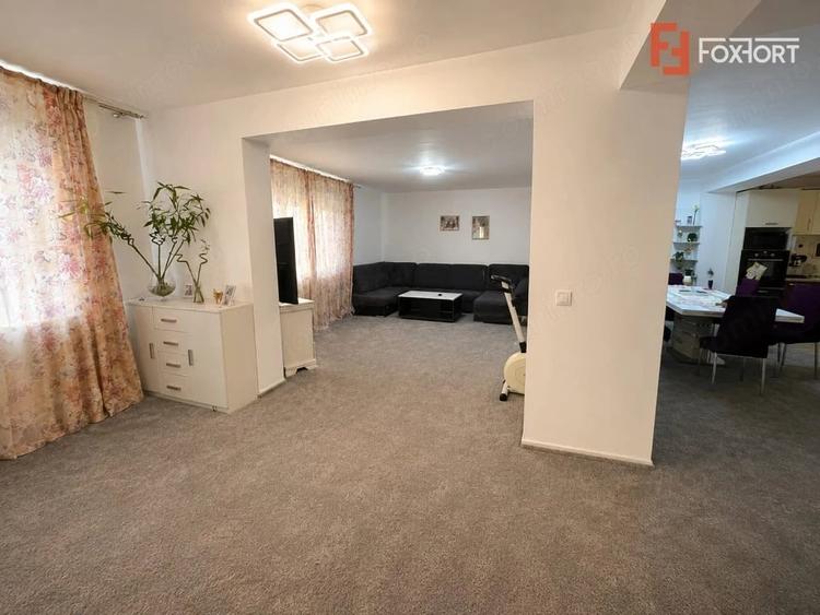 Casă cu 6 camere cu Teren 693 Mp în Gai
