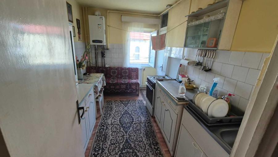 Apartament cu 3 camere decomandat în Ultracentral