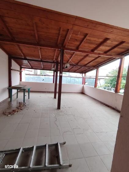 Casă cu 5 camere cu Teren 400 Mp în Călărași