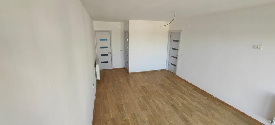 Casă cu 4 camere în Lumina
