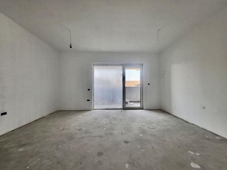 Apartament cu 3 camere decomandat în Dumbrăvița