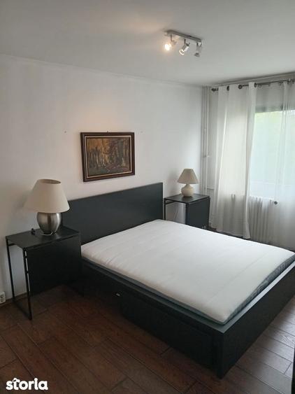 Apartament cu 3 camere semidecomandat, mobilat în Titan