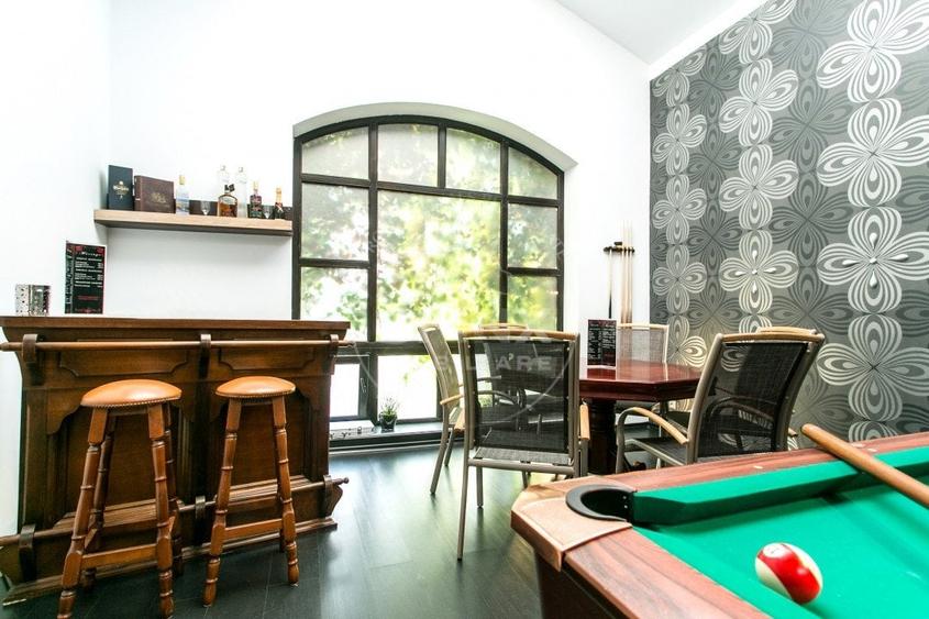 Casă individuală cu 20 camere cu Canalizare în Ultracentral