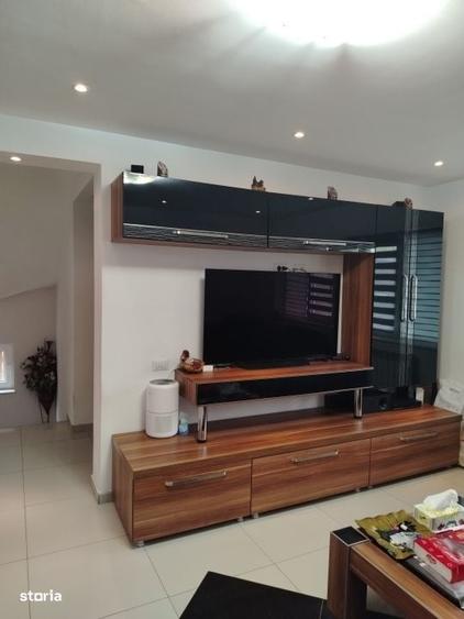 Casă cu 4 camere în Central