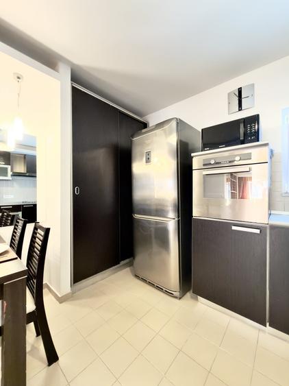 Apartament cu 4 camere decomandat, mobilat în Decebal