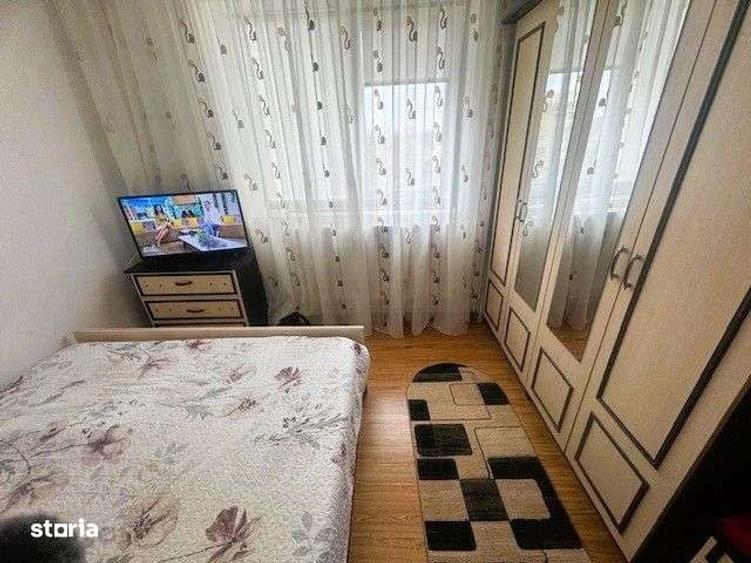 Apartament cu 4 camere decomandat în Drăgănești-Olt