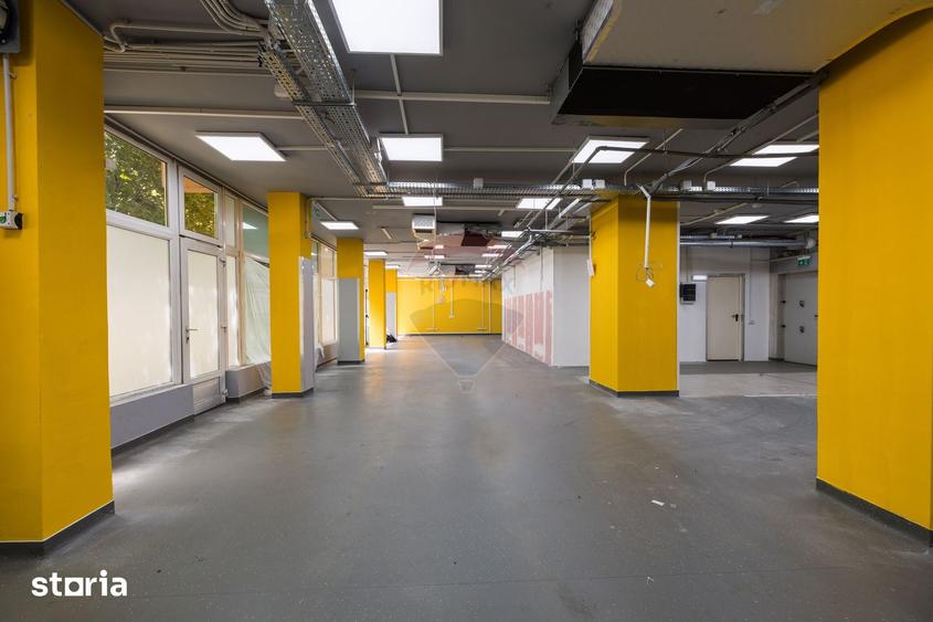 Spațiu comercial, de 231 mp, în Bartolomeu