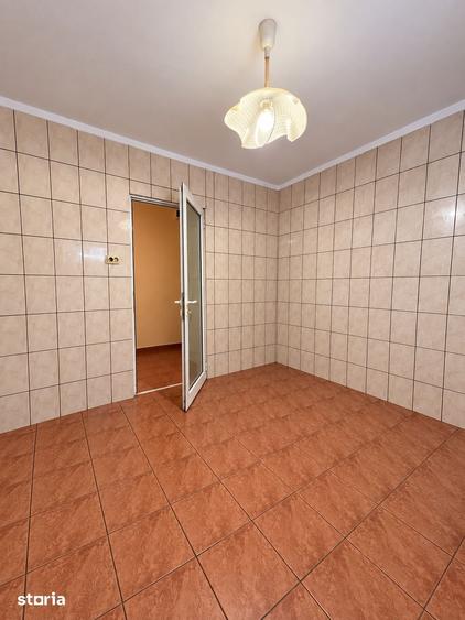 Apartament cu 4 camere în Est