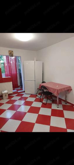 Apartament cu 2 camere semidecomandat în Berceni