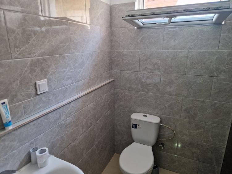 Casă cu 4 camere în Exterior Vest
