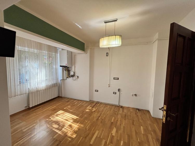 Apartament cu 3 camere decomandat în Cartierul Traian
