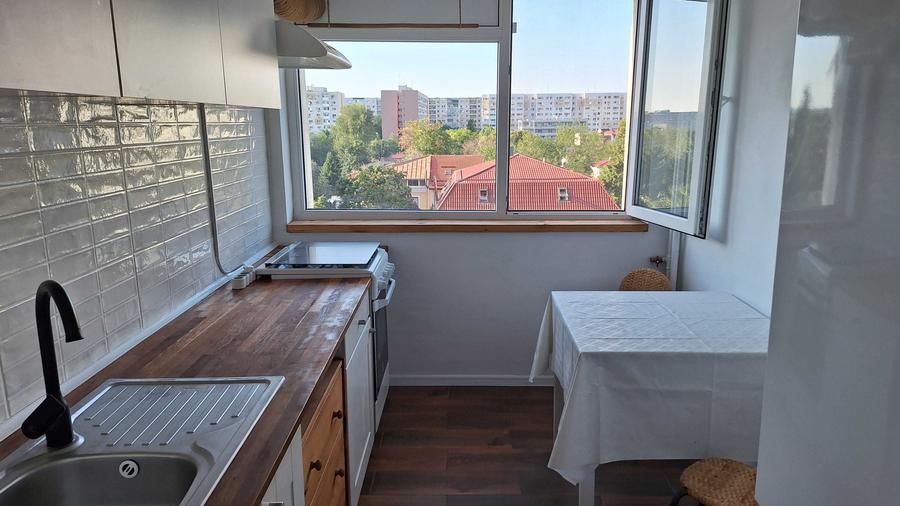 Apartament cu 2 camere semidecomandat în Baba Novac