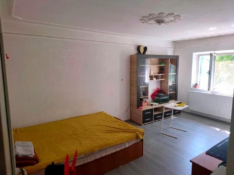 Apartament cu 2 camere decomandat, mobilat în Nicolina