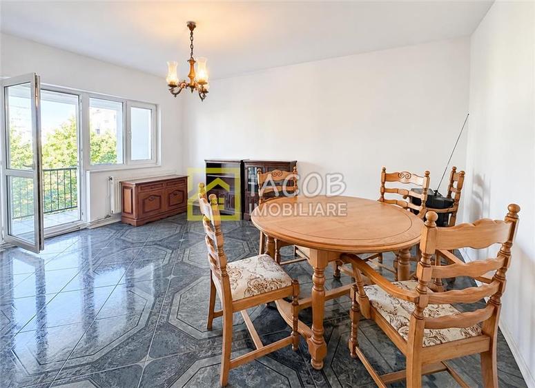 Apartament cu 3 camere decomandat în Bistrița Lac