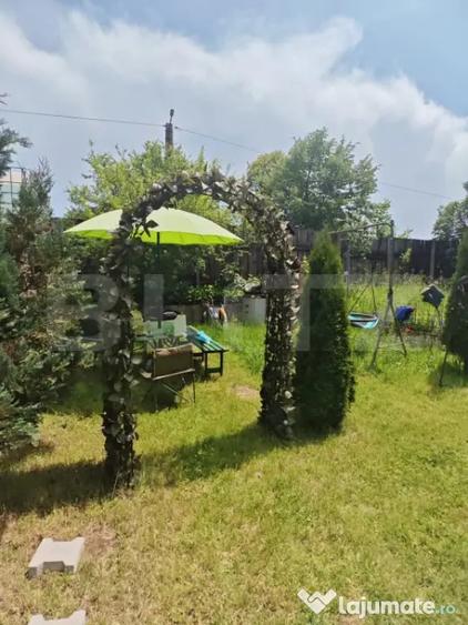 Casă cu 2 camere cu Teren 150 Mp în Zărnești