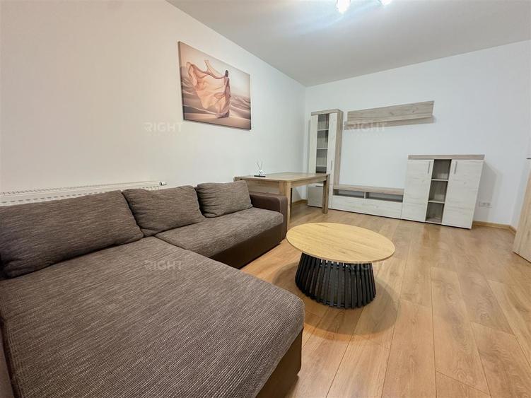 Apartament cu 2 camere decomandat, mobilat în Tractorul