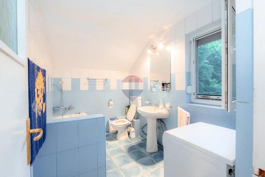 Casă cu Teren 1292 Mp în Drăganu