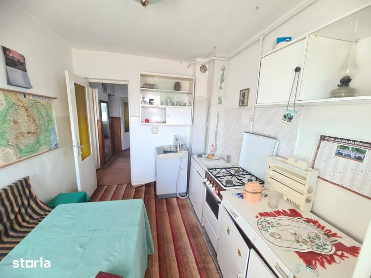 Apartament cu 3 camere decomandat în Central