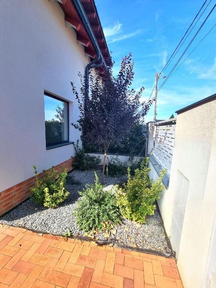 Duplex cu 5 camere cu Canalizare în Dumbrăvița