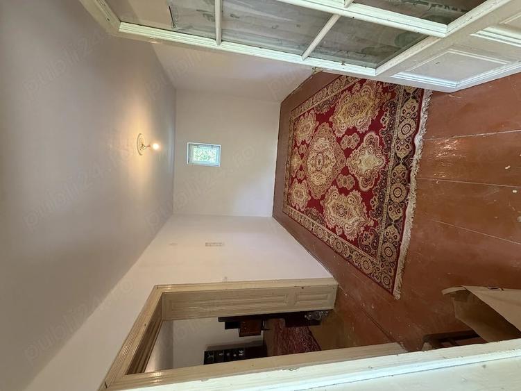 Casă cu 3 camere cu Teren 1300 Mp în Central